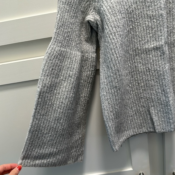 Madewell bell sleeve sweater - Picture 3 of 4